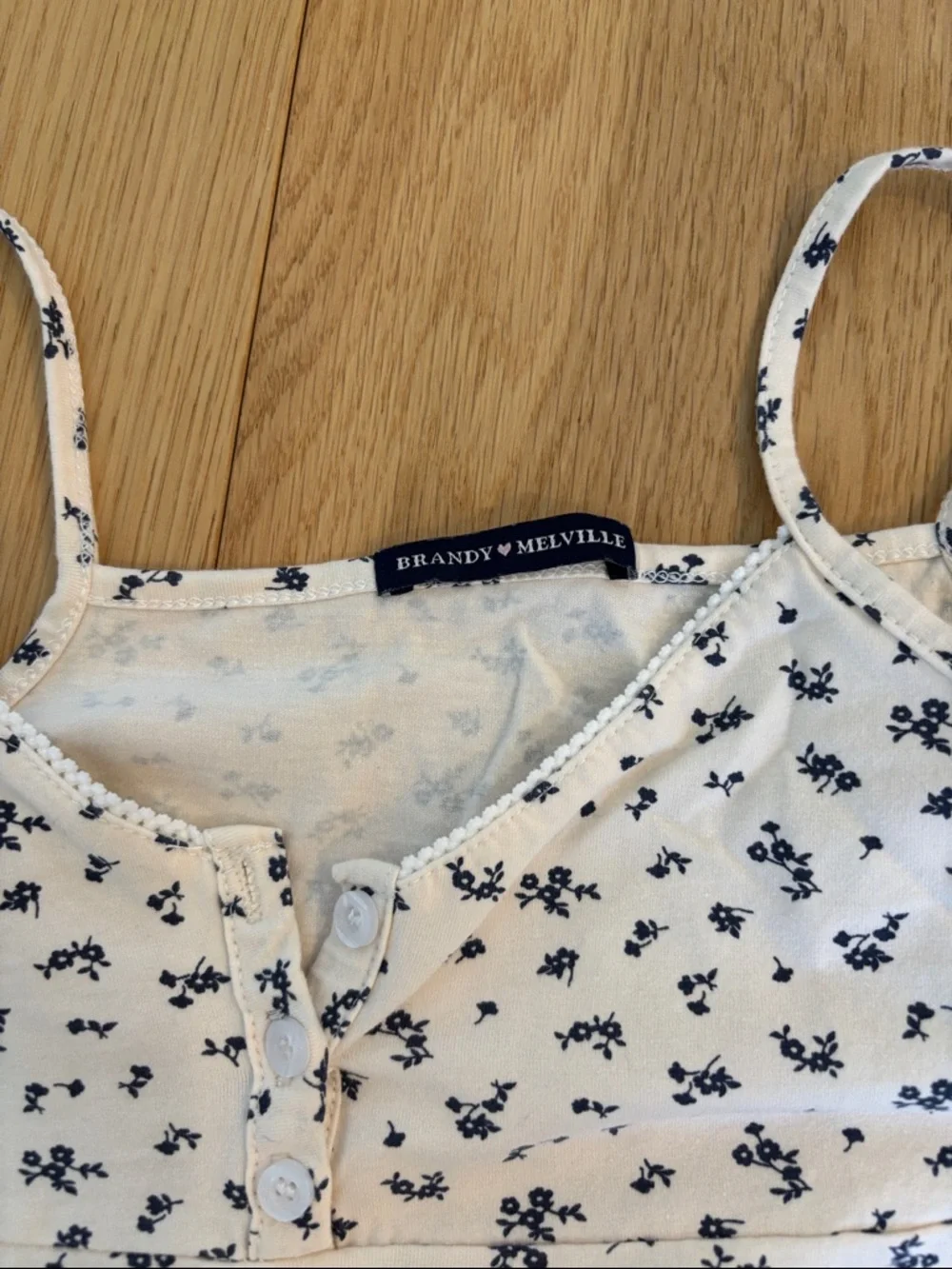 Brandy Melville Navy Floral Print Spaghetti Strap Tank Top - Picture 2 of 3